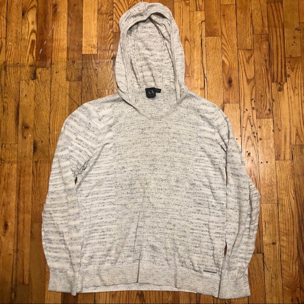 Thin sweater